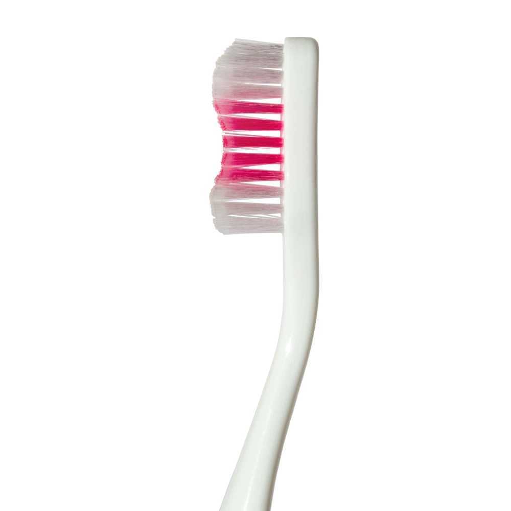 Cepillo dental Plus antiplaca con tapa protector